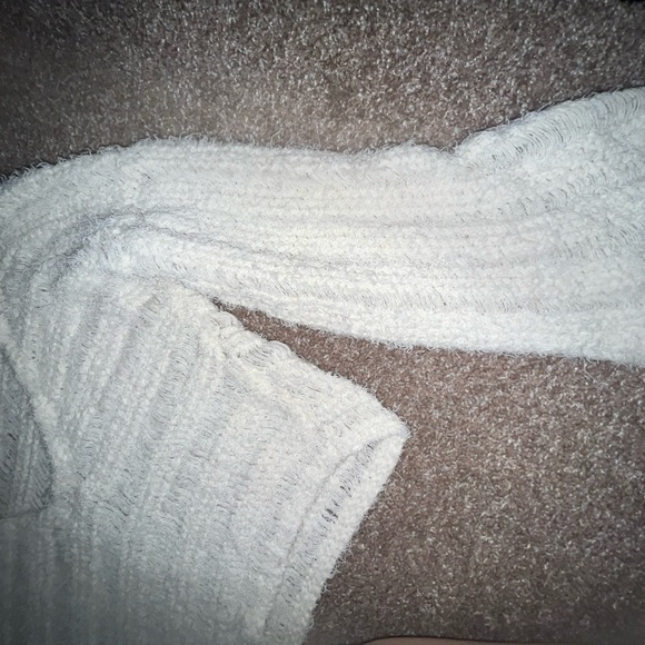 White Urban Outfitters Long Sleeve - Picture 4 of 4